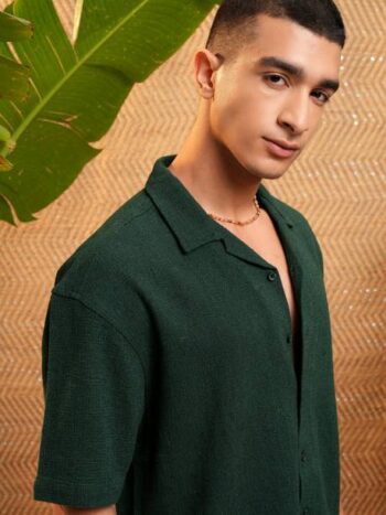 Men Oversized Fit Solid Spread Collar Casual Shirt